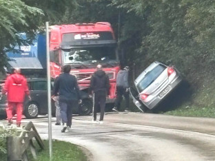 Sudar kamiona i tri automobila kod Banjaluke (FOTO)