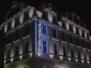 Akcija u Trebinju: Policija "češlja" hotel "Central park"