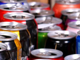 Energetski napici lako dostupni: Treba li zabraniti njihovu prodaju