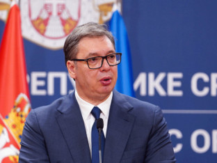 Предсједник Србије послао вијенац на гроб Халида Бешлића (ФОТО)