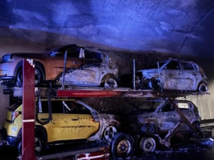 U tunelu gorio kamion koji je prevozio vozila