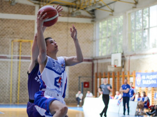 Prva liga RS: Igraju Radnik i Budućnost