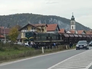 Mladić teško povrijeđen u sudaru voza i automobila