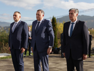 Dodik, Minić i Karan položili vijence na vojničkom groblju