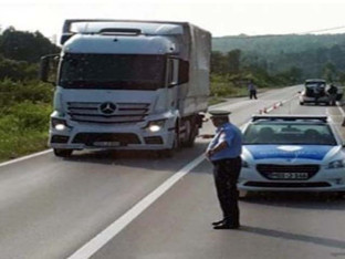 Uhapšen trojac iz Bugojna: Preticali kamion i prijetili vozaču