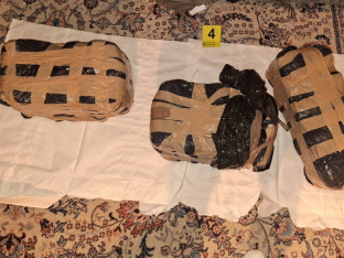 Policija zaplijenila drogu, uhapšene dvije osobe