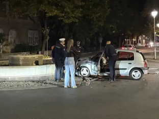Pijan vozač udario u fontanu, oglasila se policija