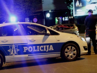Tragedija na putu: Žena poginula u sudaru tri vozila, tri osobe povrijeđene