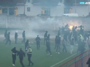 Žestok navijački sukob prekinuo meč (VIDEO)