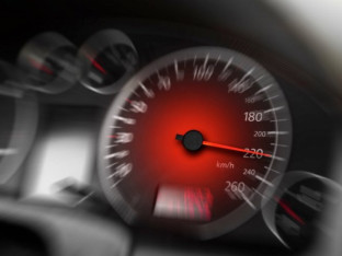 Vozač prekoračio brzinu za 103 km/čas