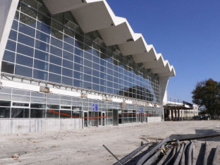 Studenti pozivaju svijet da se pokloni žrtvama u Novom Sadu: „Zastani, gdje god da si“