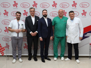 У УКЦ-у Српске пацијенту оперисано кољено савременим техникама