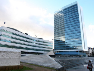 Zaposleni u institucijama BiH idu  na ulicu