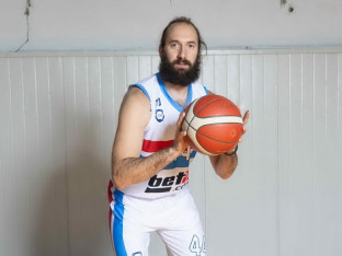 Košarkaš Nikola Gajić vratio se u Bratunac i pored ponuda iz inostranstva