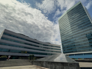 Zaposleni u zajedničkim institucijama izlaze na protest