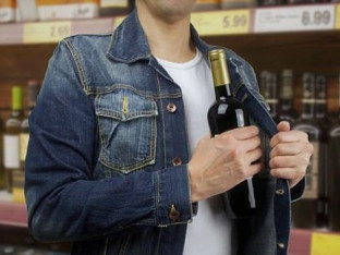Ukrali dvije flaše alkoholnog pića