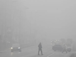 Возачи, опрез! Магла и бројни радови успоравају саобраћај