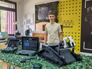 Dječak napravio robota inspirisan Kosovom, nude mu se arapski investitori