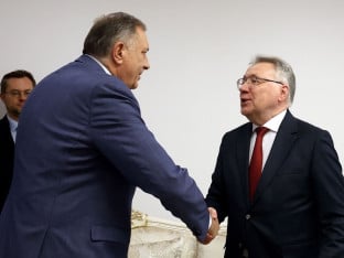 Dodik i Kalabuhov: Srpska ne razmišlja o putu u NATO
