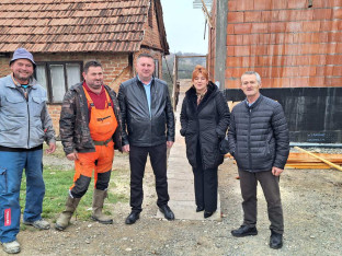 Градња куће породици Матаругић у Градишци примјер саборности