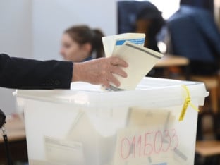 Ko želi da posmatra izbore za predsjednika Srpske?