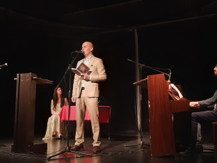 Održano muzičko-poetsko veče "Skućeni u pjesmi": Jedinstven spoj tri umjetnosti