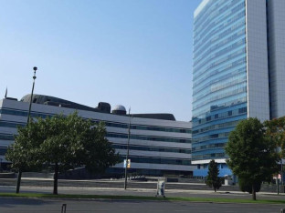 Mnogo ambicija, a jedna fotelja za pregovarača