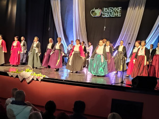 Jubilarni festival "Tri jabuke zelene" u Gradišci