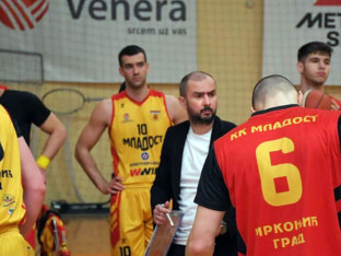 Mladost ostala bez trenera