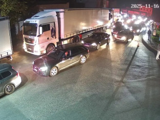 Огромне гужве не прелазу у Градишци, град остао без струје