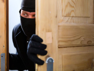 Policija zatekla lopova u napuštenoj kući