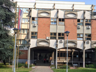 Turčin osumnjičen da je muškarca udario stolicom u glavu