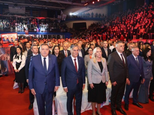 Završna tribina SNSD-a: Karan je uvijek bio tu kada je teško