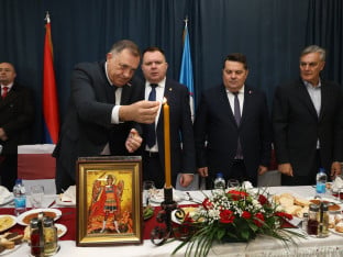 Dodik: Hvala vam na služenju, žrtvi i časti