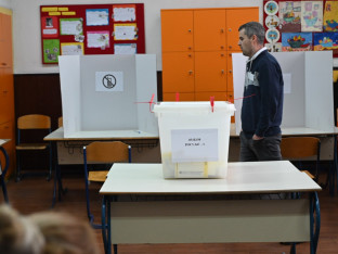 Otežan rad biračkih mjesta zbog nepogodnih vremenskih uslova i prekida struje