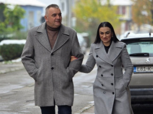 Minić glasao sa suprugom u Šamcu (FOTO)