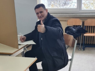 Šta je Vlado Đajić poručio sa biračkog mjesta