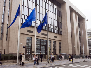Evropske integracije i niži nivoi vlasti: Lokal u kandžama visoke politike