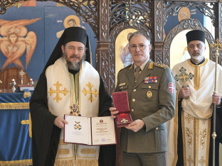 General Mojsilović odlikovan Krstom Svetog Varnave Hvostanskog