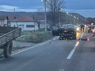 Sudar na magistralnom putu: Traktor završio u kanalu