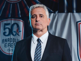 Efes smijenio Kokoškova