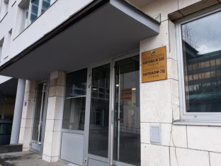 Produžen pritvor osumnjičenima za podvođenje maloljetnica