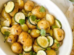 Recept dana: Posna salata od tikvica i krompira