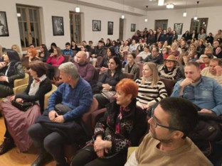 Promovisan prvi roman Radmile Trifković "Kovčeg za Pinokija"