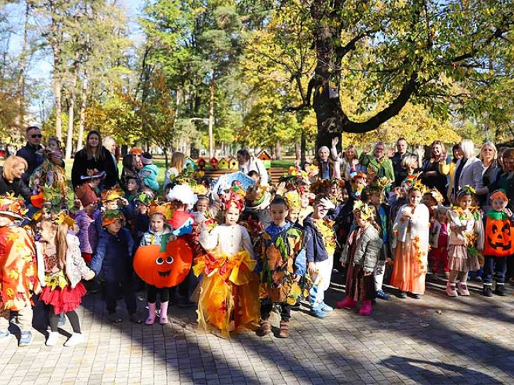 Mališani iz vrtića "Bambi" oslikali kućice