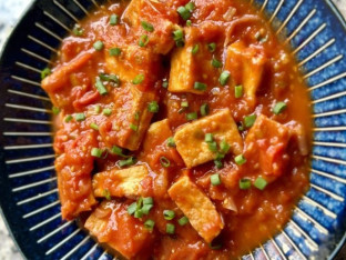 Recept dana: Prženi paradajz sa tofuom