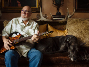 Preminuo legendarni gitarista Stiv Kroper