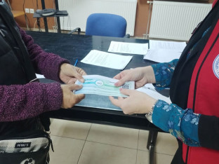 Црвени крст уручио ваучере за дјецу без једног или оба родитеља