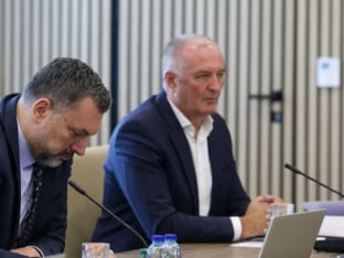 Helez i Konaković neće oteti praznike Srbima!