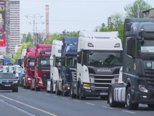 Теретњаци на улаз у Хрватску на Батровцима чекају осам сати